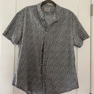 Short sleeve button-up